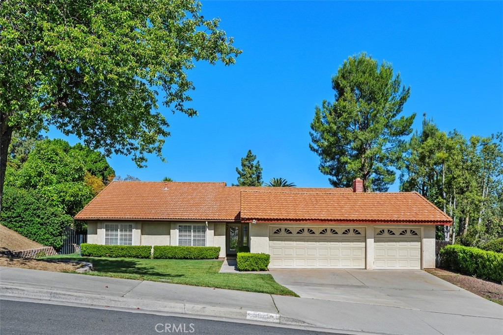 5625 Vía Terreno Riverside, CA 92506 - Photo 3 of 38
