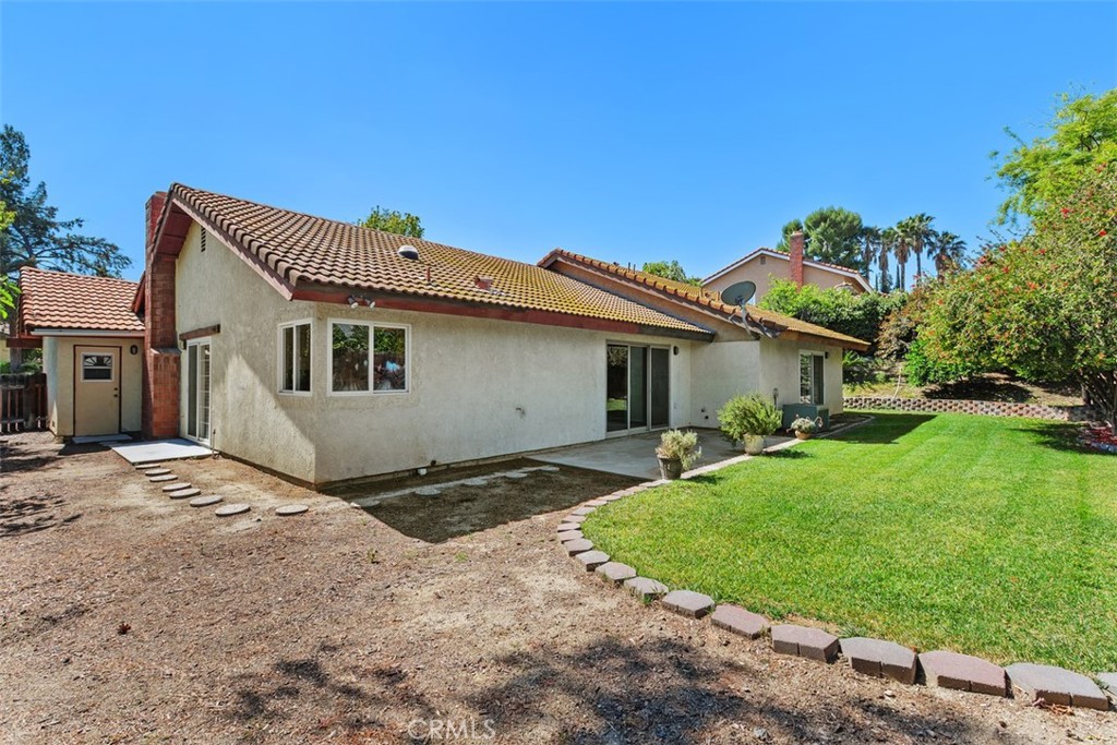 5625 Vía Terreno Riverside, CA 92506 - Photo 33 of 38