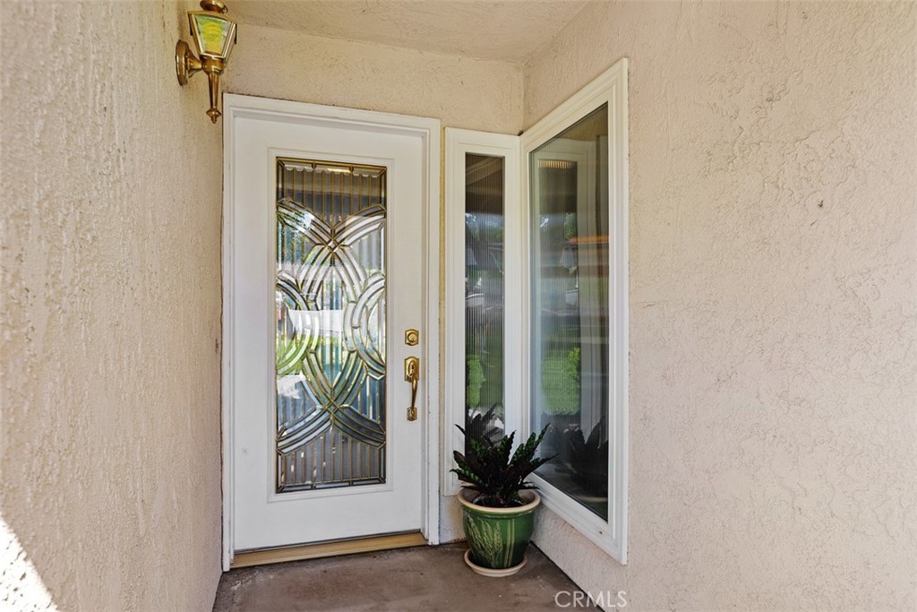 5625 Vía Terreno Riverside, CA 92506 - Photo 4 of 38