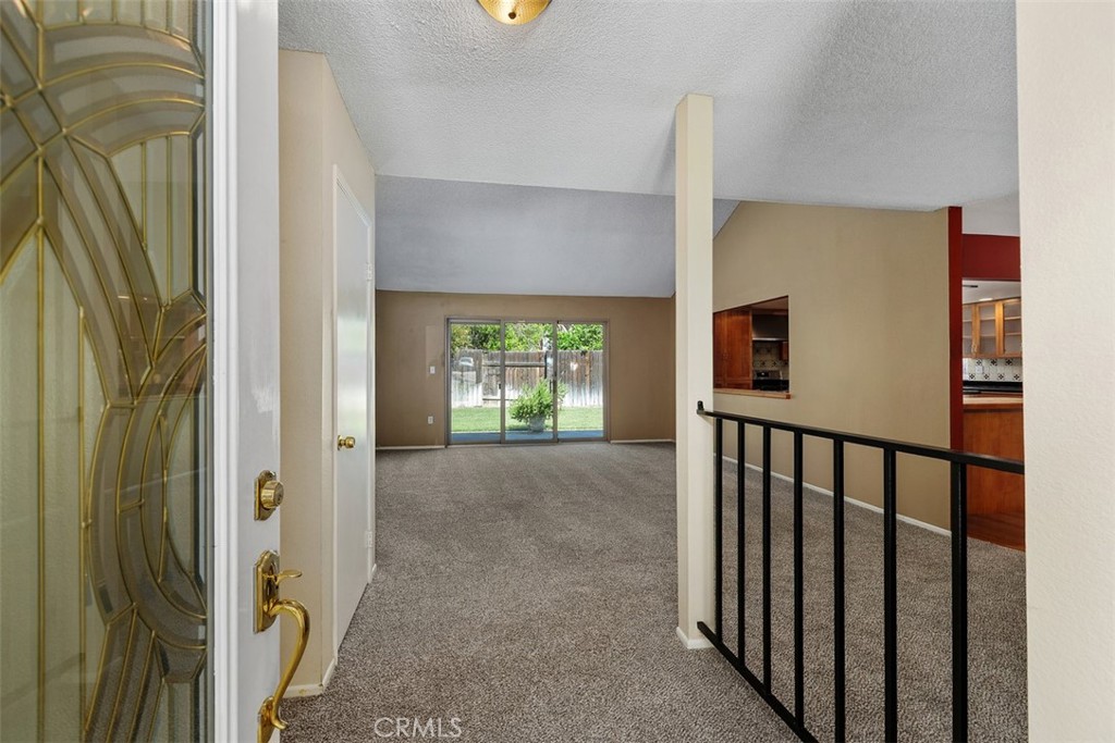 5625 Vía Terreno Riverside, CA 92506 - Photo 5 of 38