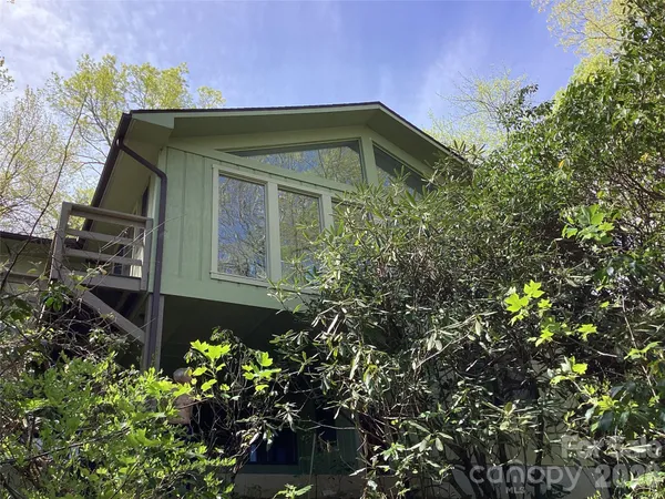 $665,000 | 31 Rhododendron Road, Black Mountain, NC 28711