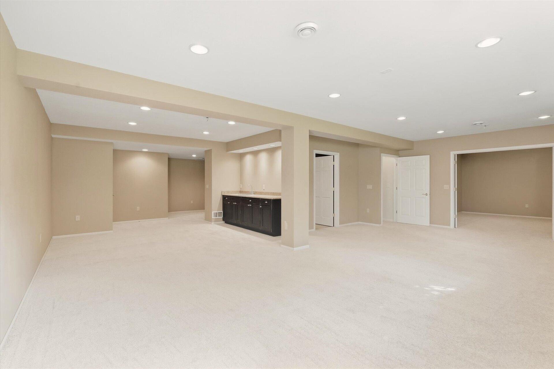 315 Oak Ridge Drive Hartland, WI 53029 - Photo 14 of 21 Family Room