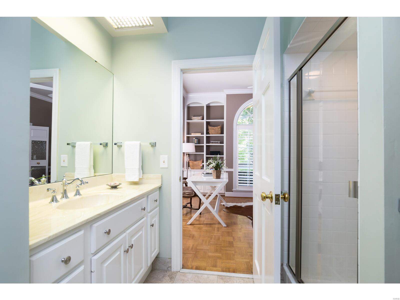 9 Upper Price Road St. Louis, MO 63132 - Photo 18 of 49