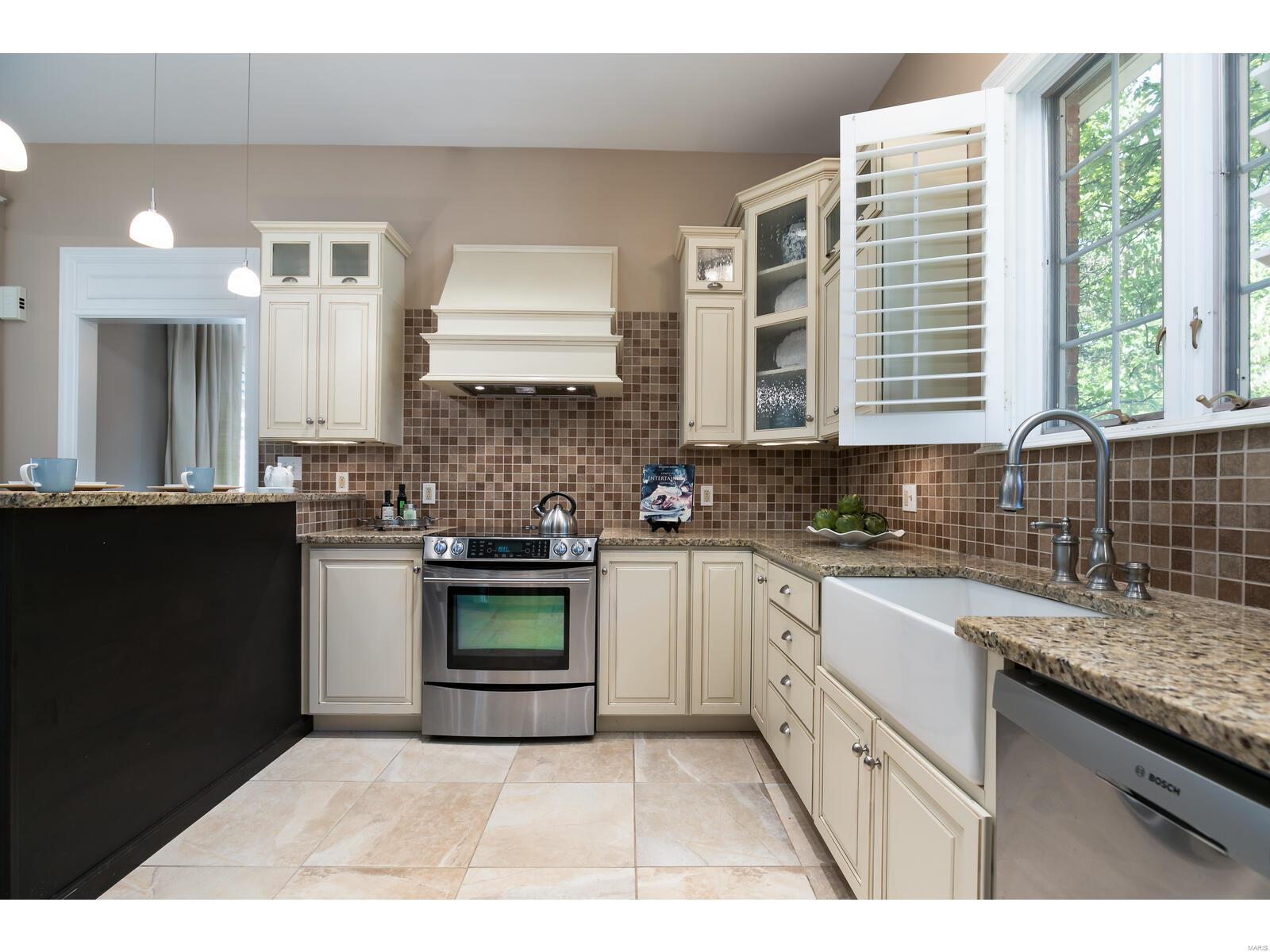 9 Upper Price Road St. Louis, MO 63132 - Photo 32 of 49