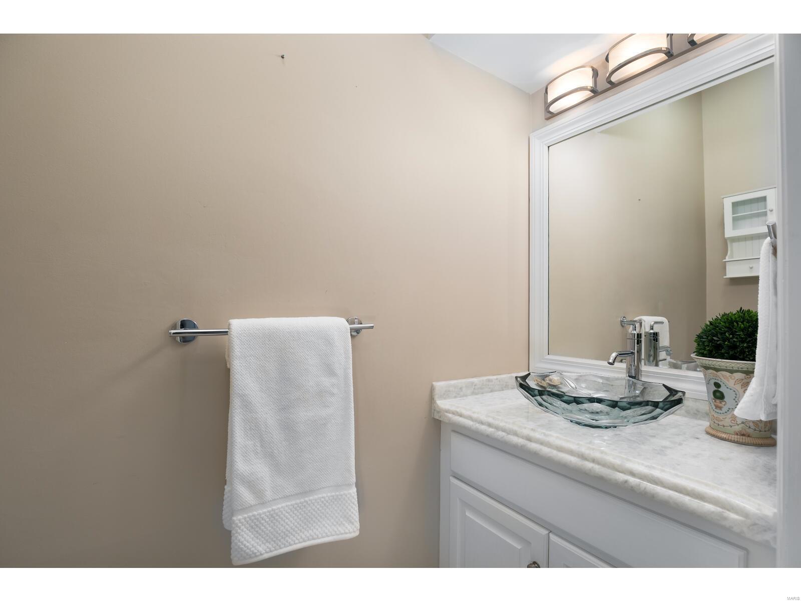 9 Upper Price Road St. Louis, MO 63132 - Photo 39 of 49