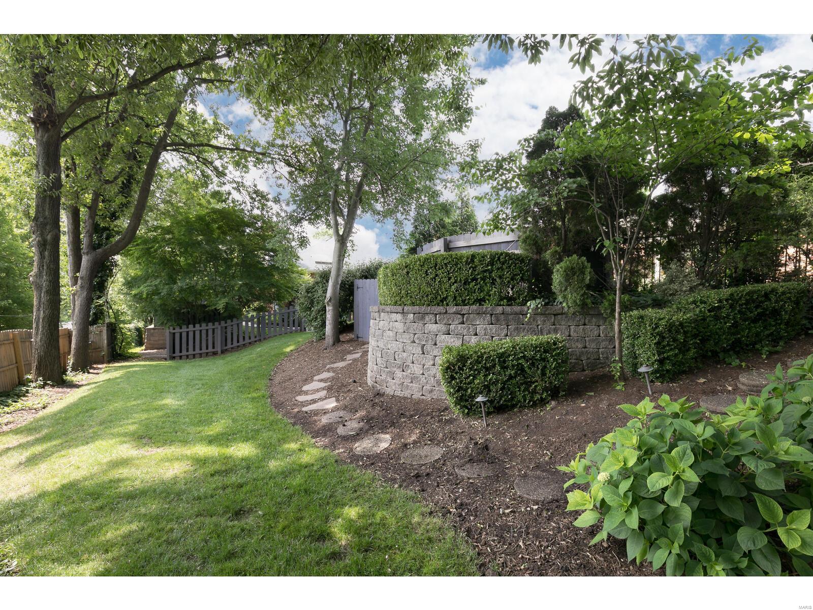 9 Upper Price Road St. Louis, MO 63132 - Photo 9 of 49