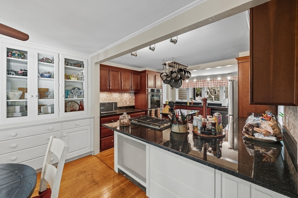 139 Salem End Road Framingham, MA 01702 - Photo 4 of 40