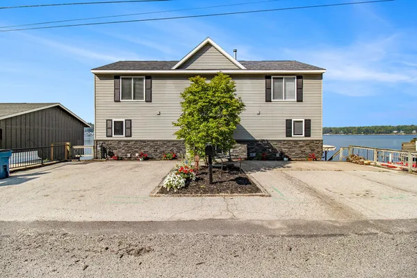 $1,100,000 | 5293 West Monroe Road, Pentwater, MI 49449