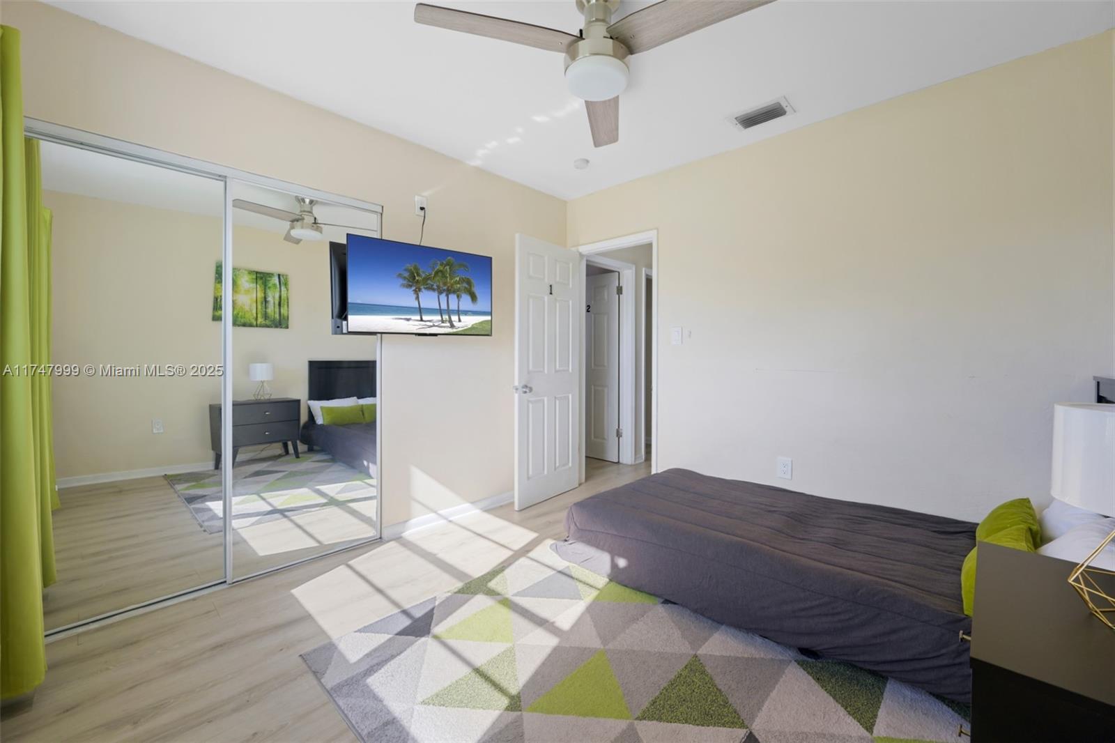 951 Northwest 148th Street Miami, FL 33168 - Photo 27 of 36 a workspace with furniture and window