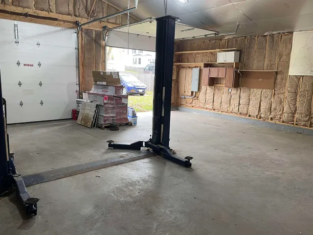 $1,000 | 16-18 Hough Street, Unit GARAGE, Dover, NH 03820