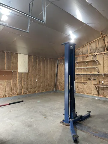 $1,000 | 16-18 Hough Street, Unit GARAGE, Dover, NH 03820