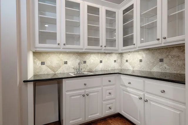 $5,500 | 190 West Breezy Way, The Woodlands, TX 77380