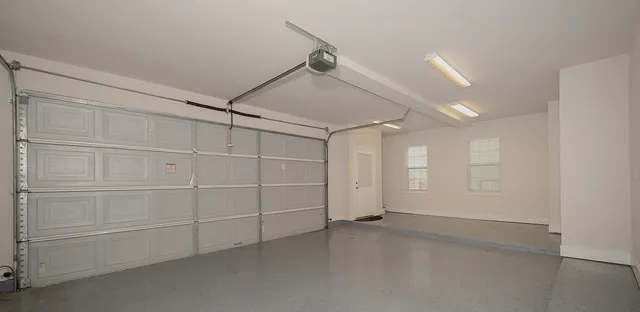 $5,500 | 190 West Breezy Way, The Woodlands, TX 77380