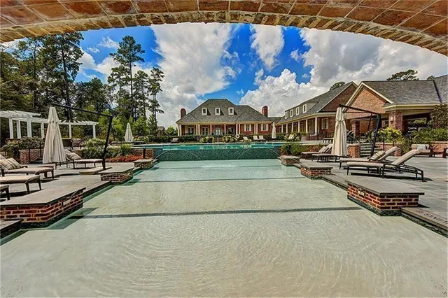 $5,500 | 190 West Breezy Way, The Woodlands, TX 77380