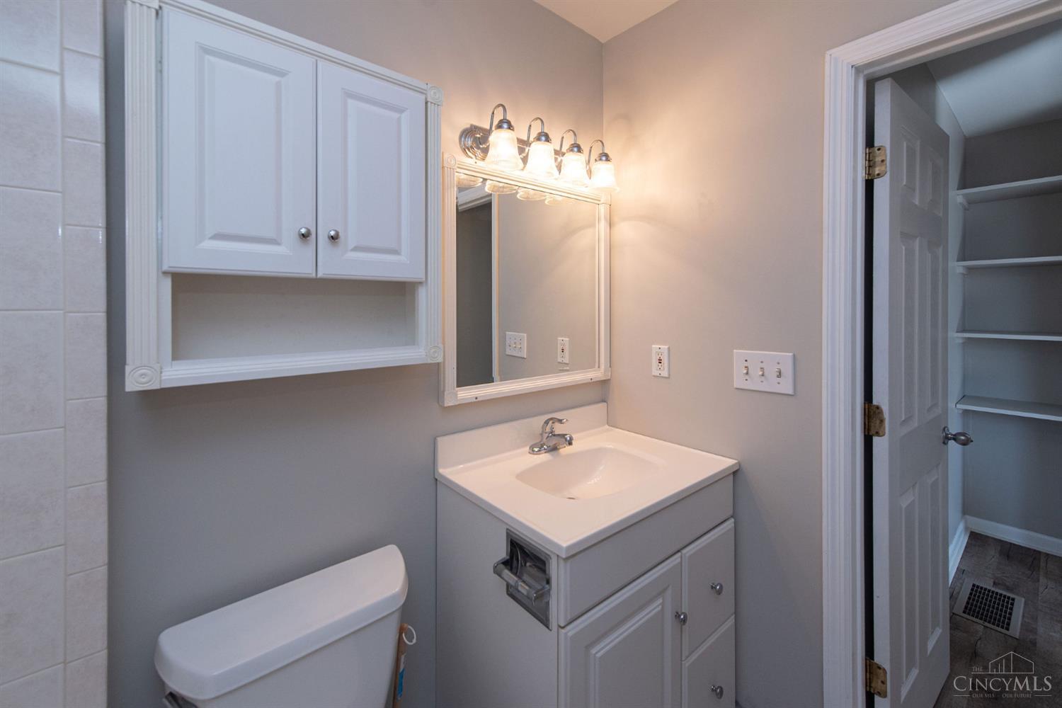 1743 Compton Road Cincinnati, OH 45231 - Photo 23 of 37 unit 2