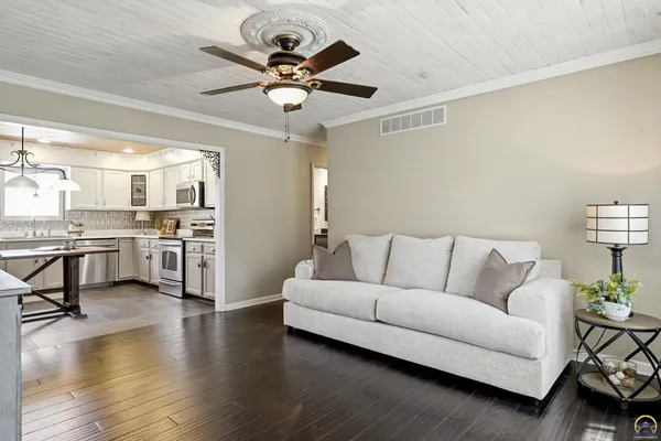 $299,900 | 4814 Southwest Cochise Avenue, Topeka, KS 66614