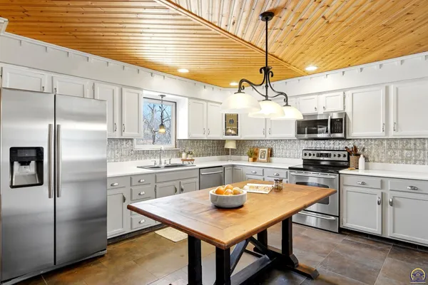 $299,900 | 4814 Southwest Cochise Avenue, Topeka, KS 66614