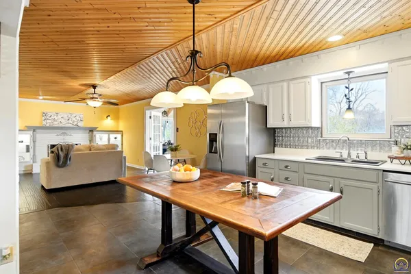 $299,900 | 4814 Southwest Cochise Avenue, Topeka, KS 66614