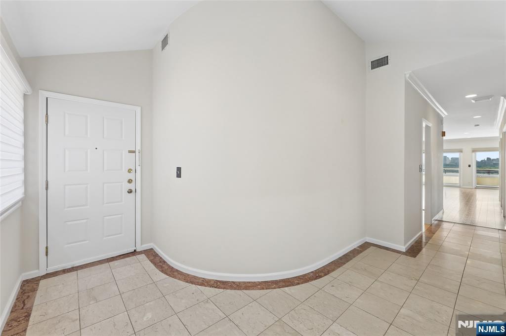 300 Gorge Road, Unit 57 Cliffside Park, NJ 07010 - Photo 4 of 31