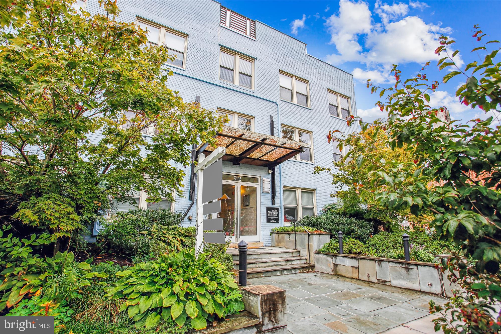 922 Madison Street Northwest, Unit 201 Washington, DC 20011 - Photo 3 of 34 a house view with a outdoor space