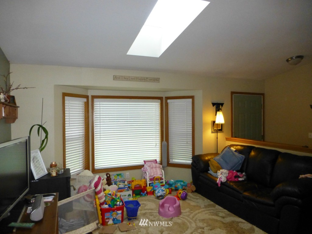 506 Reiner Road Gold Bar, WA 98251 - Photo 3 of 13 Gallery Image 3