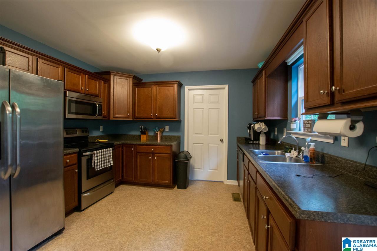 296 Briarfield Road Warrior, AL 35180 - Photo 12 of 34