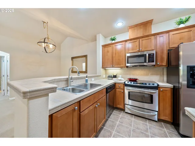 $404,000 | 6840 Summerlinn Way, West Linn, OR 97068