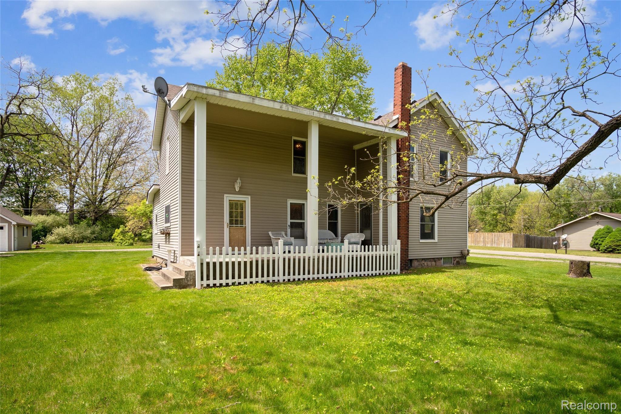 10544 Whitewood Road Pinckney, MI 48169 - Photo 1 of 25 24.jpg