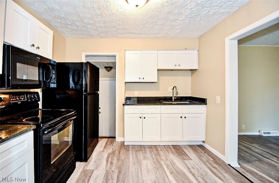 1154 Clifford Road Cleveland, OH 44121 - Photo 10 of 25
