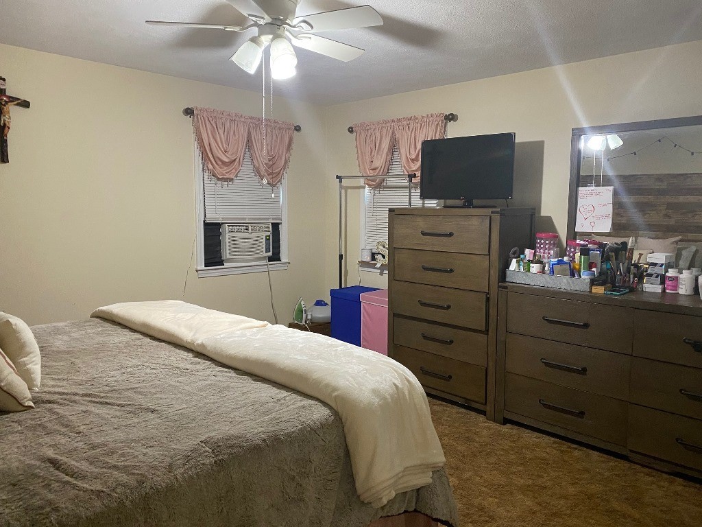 240 Unit Street Providence, RI 02909 - Photo 16 of 17 242 Unit - Bedroom 2