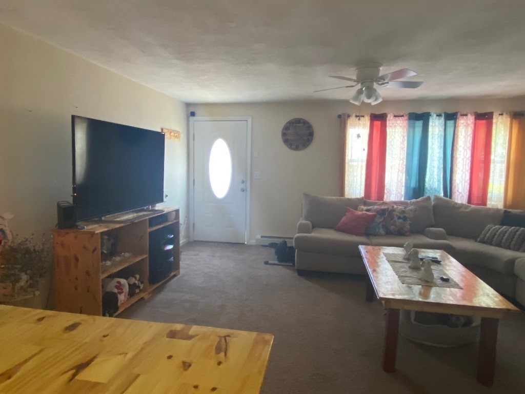 240 Unit Street Providence, RI 02909 - Photo 17 of 17 242 Unit - Living Room