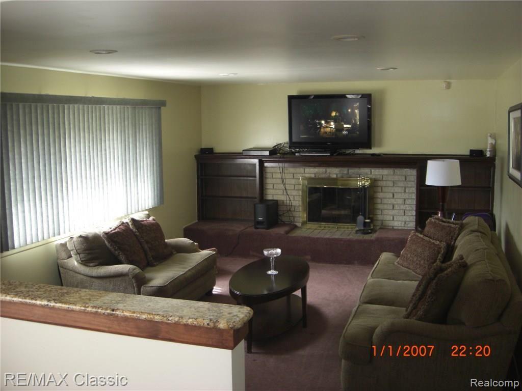 18851 Sunbright Avenue Southfield, MI 48076 - Photo 19 of 41 CIMG0530.JPG