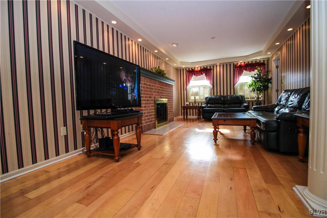 947 Barnsdale Road Bethlehem, PA 18017 - Photo 8 of 23 Gallery Image 8