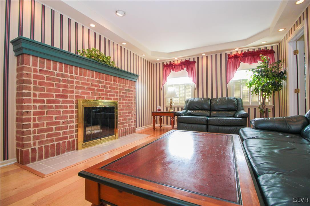 947 Barnsdale Road Bethlehem, PA 18017 - Photo 9 of 23 Gallery Image 9