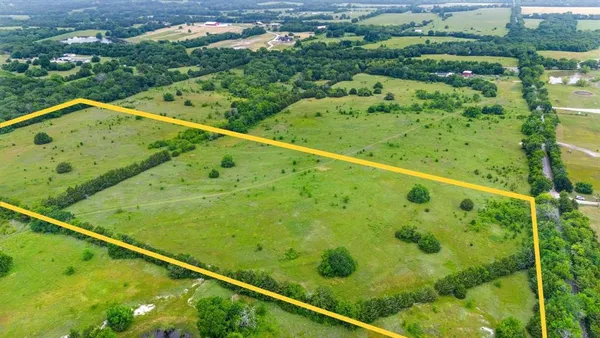 $493,999 | 17 A Possom Trot Hollow Road, Whitewright, TX 75491