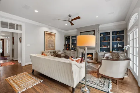 $1,399,000 | 4814 Welford Drive, Bellaire, TX 77401