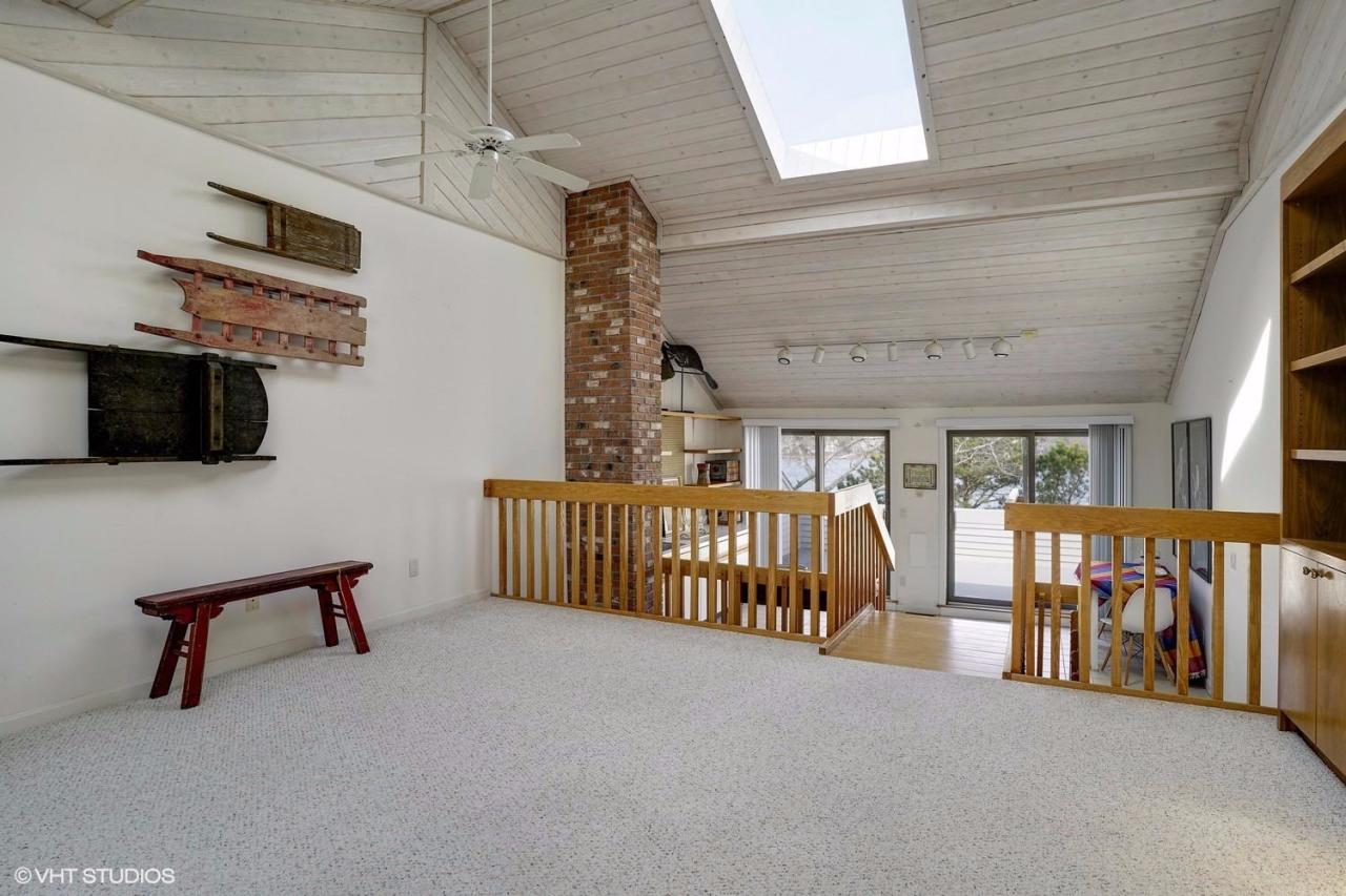 381 Great Oak Road, Unit 25 Mashpee, MA 02649 - Photo 17 of 30 Spacious 3rd Fl w/ wet bar & Pvt Deck