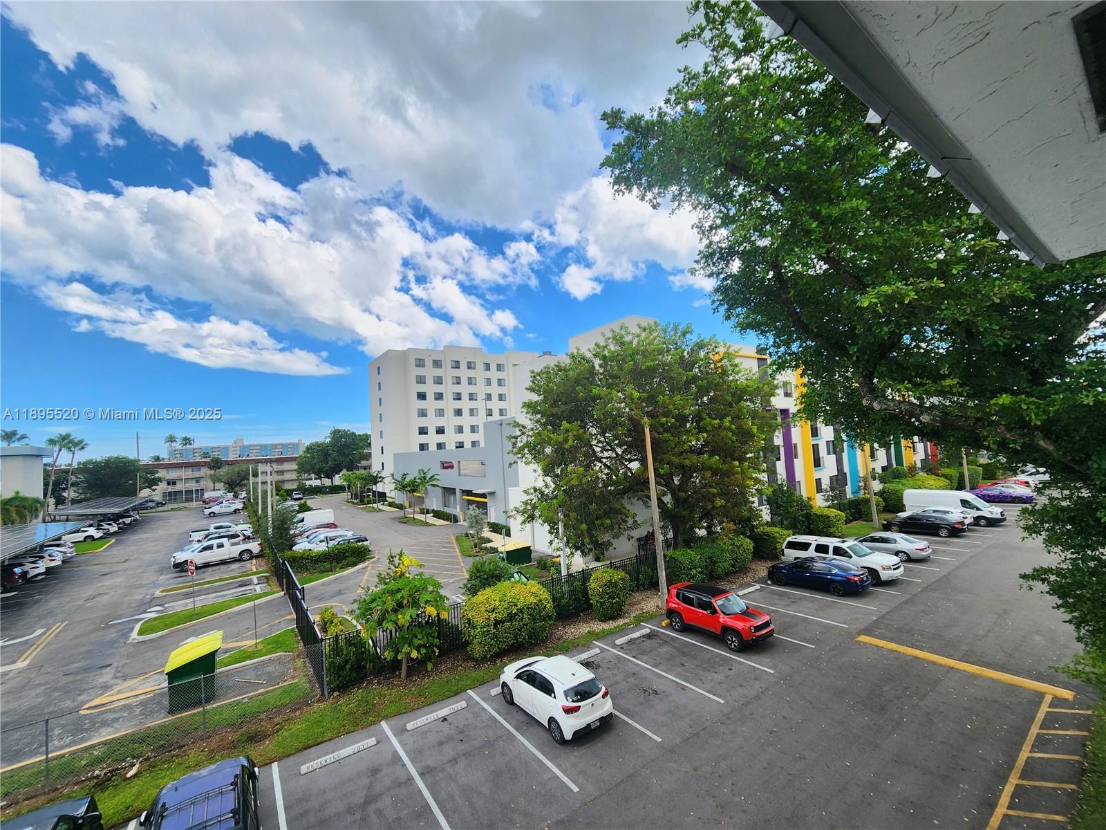 11309 Southwest 200th Street, Unit 303C Miami, FL 33157 - Photo 16 of 21 a view of a basketball court