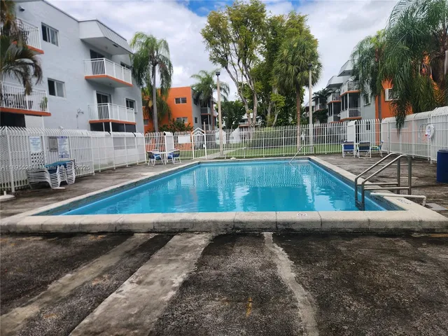 $215,000 | 11309 Southwest 200th Street, Unit 303C, Miami, FL 33157