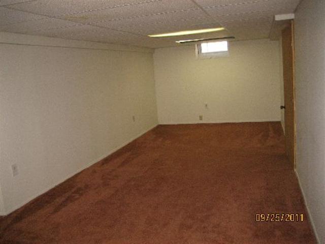 15086 Stephens Road Eastpointe, MI 48021 - Photo 3 of 7 31076087-2.JPG