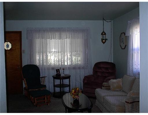 155 McCormick Road McKees Rocks, PA 15136 - Photo 3 of 11 Living Room.