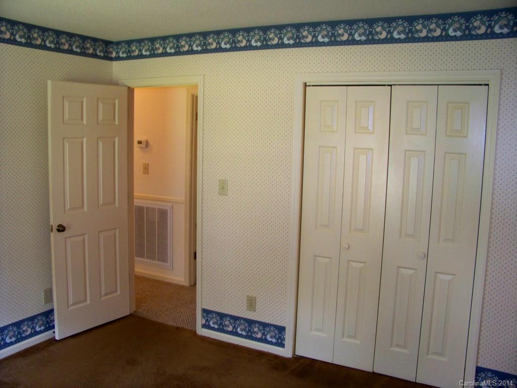 1521 Robin Road Newton, NC 28658 - Photo 8 of 13 Gallery Image 8