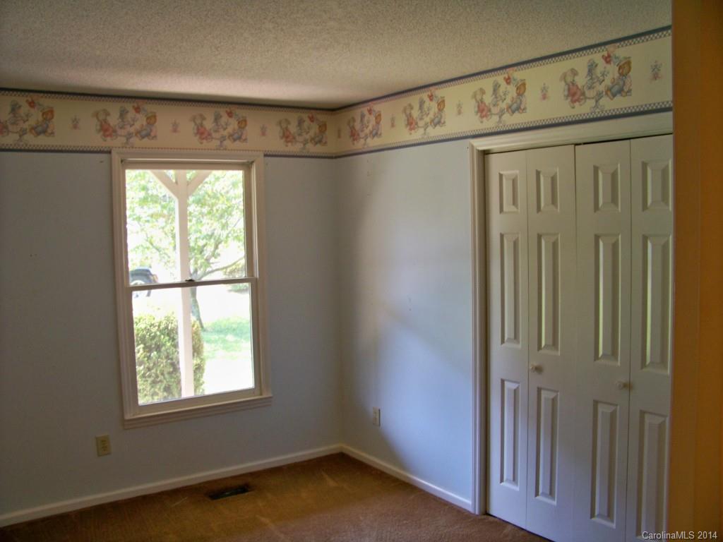 1521 Robin Road Newton, NC 28658 - Photo 9 of 13 Gallery Image 9