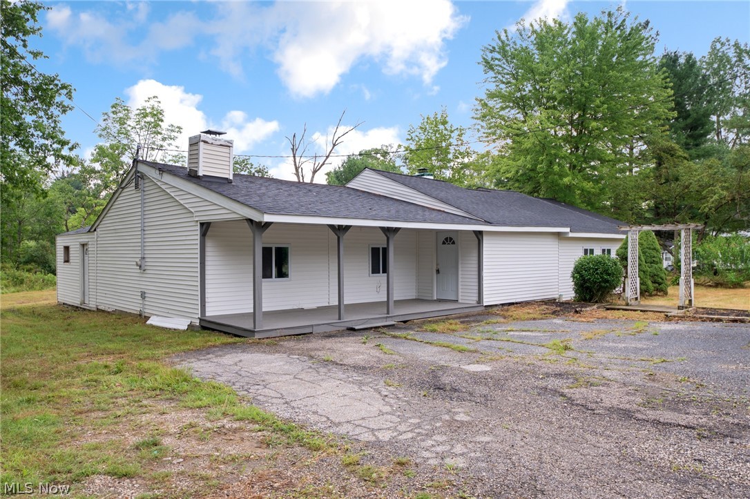 14284 Chardon-Windsor Road Chardon, OH 44024 - Photo 2 of 38