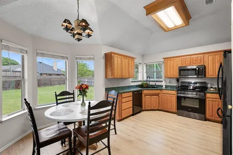 $264,900 | 101 St James Court, Rhome, TX 76078