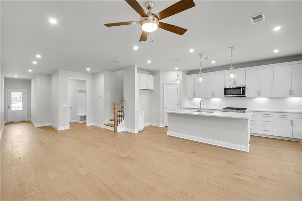 5752 Tillman Way Powder Springs, GA 30127 - Photo 2 of 14