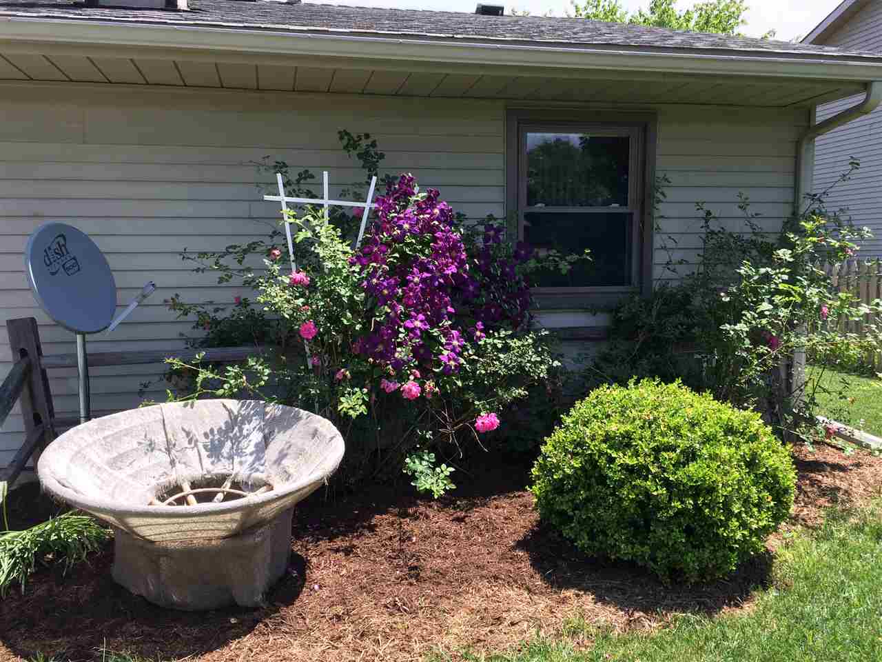 6615 Rockingham Drive Fort Wayne, IN 46835 - Photo 3 of 17 Gallery Image 3