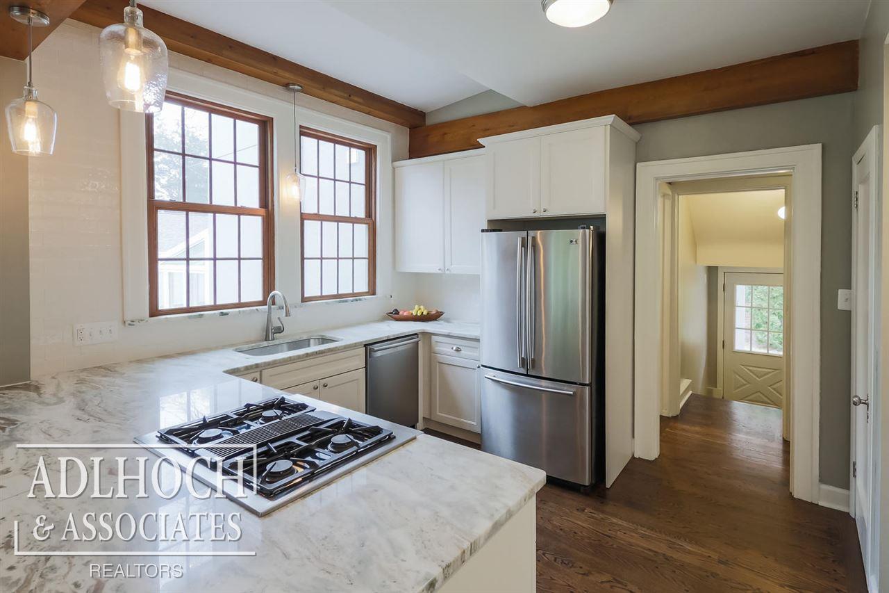 1014 Yorkshire Road Grosse Pointe Park, MI 48230 - Photo 12 of 52