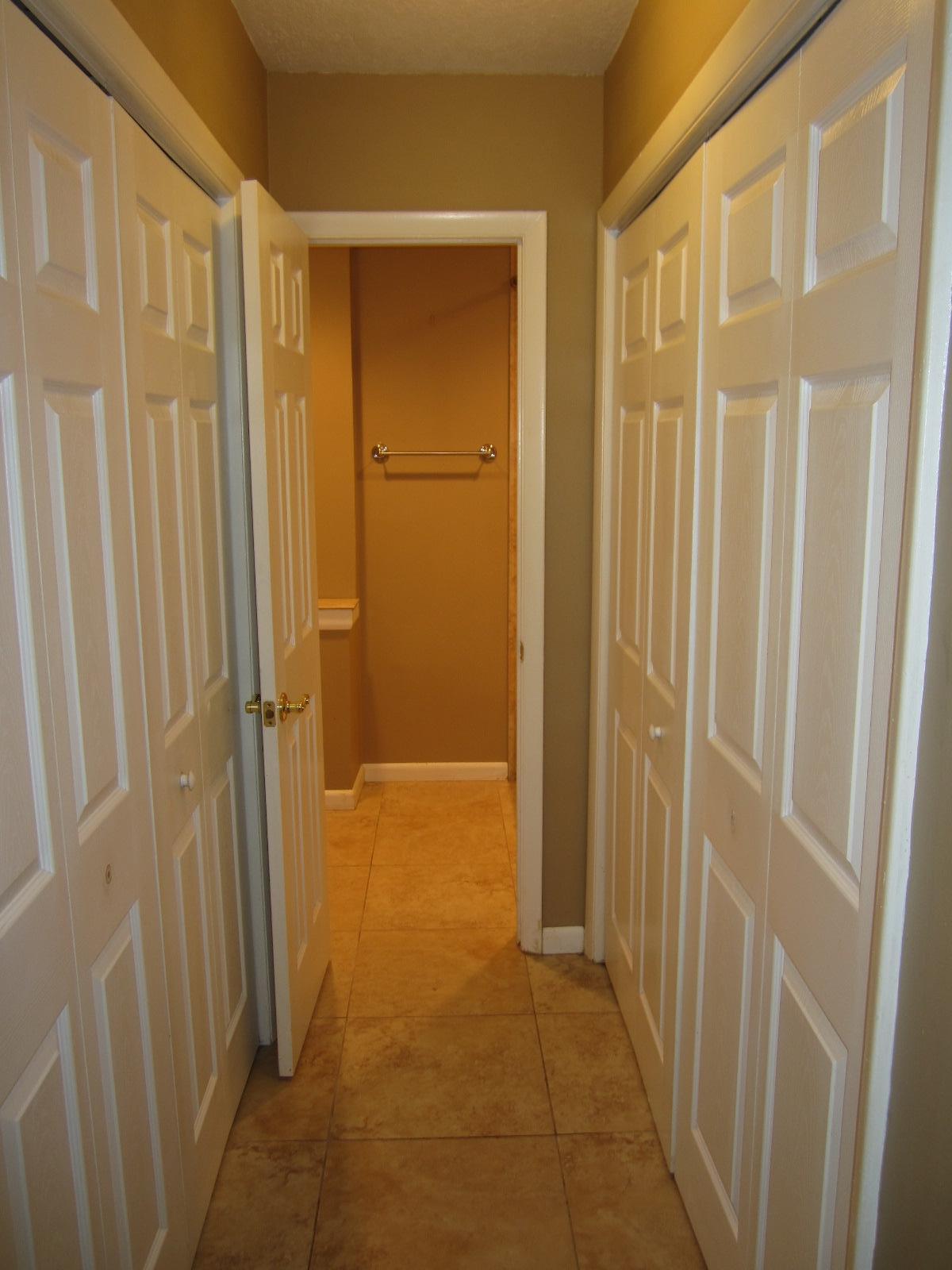 616 Northwest 13th Street, Unit 24 Boca Raton, FL 33486 - Photo 18 of 23 Hallway