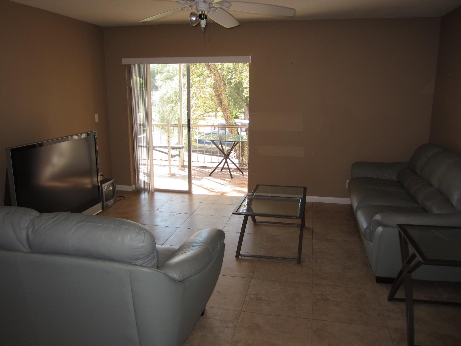 616 Northwest 13th Street, Unit 24 Boca Raton, FL 33486 - Photo 5 of 23 Living Room